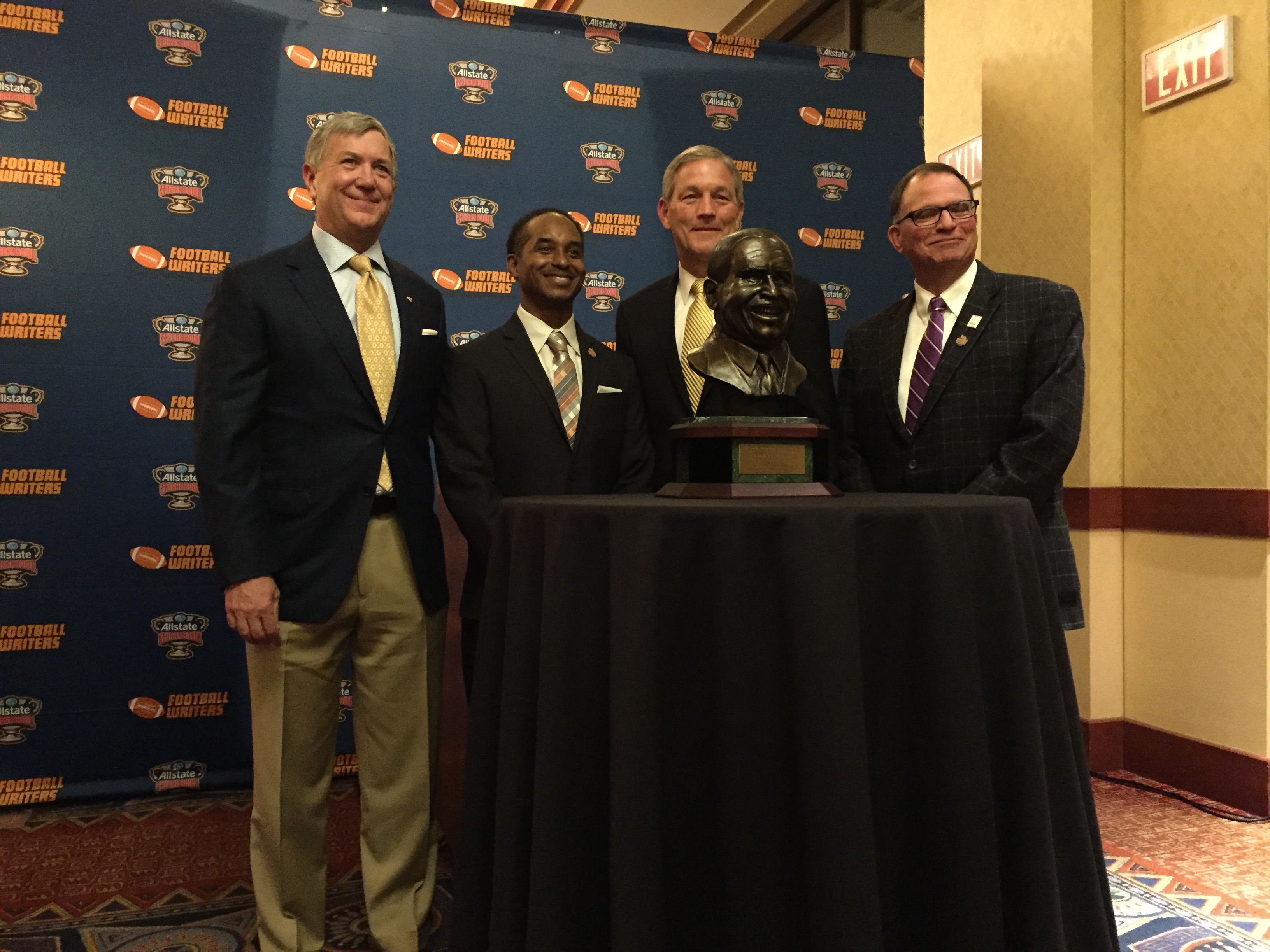 Iowa's Kirk Ferentz receives 2015 Eddie Robinson Coach of the Year award |  Sports Capital Journalism Program